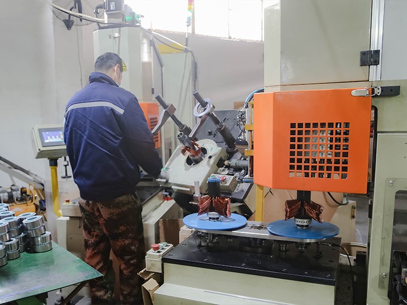 Wire embedding machine